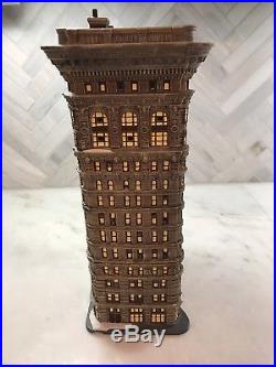 DEPARTMENT 56 Christmas in the City Flatiron Building in Box (Retired)