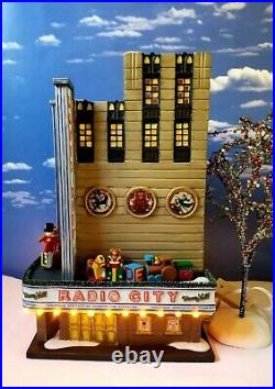 DEPT 56 Christmas in the City RADIO CITY MUSIC HALL! New York, Rockettes
