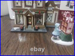 Department 56 56.59257 Christmas In City Victoria's Doll House