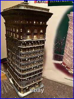 Department 56 Chirstmas in The City THE FLATIRON BUILDING