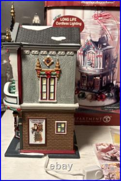 Department 56 Christmas In The City 2004 Treasures Shop Store 56.59240 CIC