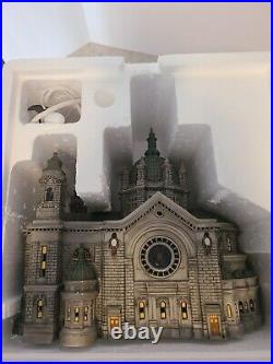 Department 56 Christmas In The City Cathedral Of St. Paul (Patina Dome Edition)