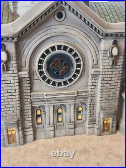Department 56 Christmas In The City Cathedral Of St. Paul (Patina Dome Edition)