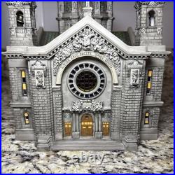 Department 56 Christmas In The City Cathedral of Saint Paul withBox/Light-MINT