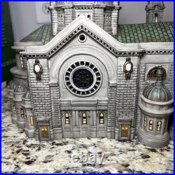 Department 56 Christmas In The City Cathedral of Saint Paul withBox/Light-MINT