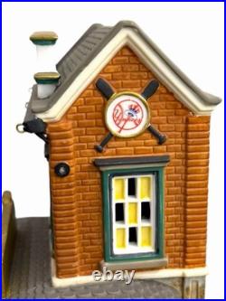 Department 56 Christmas In The City New York Yankees Pub MLB 59225 Rare New