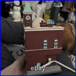 Department 56 -Christmas In The City Series -Arts Academy with Box