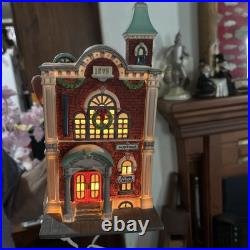 Department 56 -Christmas In The City Series -Arts Academy with Box