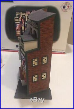 Department 56 Christmas in the City Chicago Cubs WRIGLEY FIELD 58933 MINT