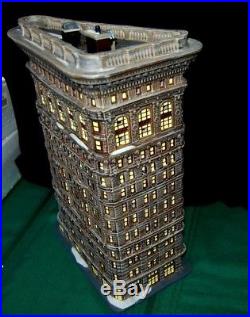 Department 56 Christmas in the City FLAT IRON BUILDING Retired 2006 NEW