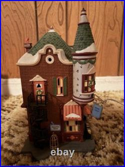 Department 56 Christmas in the City Jenny's Corner Book Shop Illuminated 2000