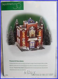 Department 56 Christmas in the City Precinct 25 Police Station 58941 MIB