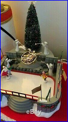 Department 56 Christmas in the City Series Rockefeller Plaza Skating Rink
