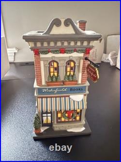 Department 56 Christmas in the City Wakefield Books 4025243 with Box Read