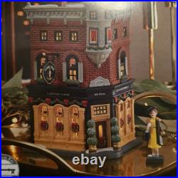 Department 56 Christmas in the City village house Welcoming Christmas