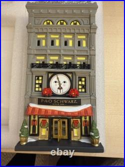 Department 56 FAO Schwarz Store 6007583 Christmas in City 2021 Retired, New