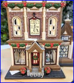 Department 56 Victoria's DollHouse 59257 Christmas in The City-Christmas Village