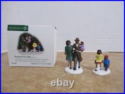 Dept. 56 2002 Christmas In The City Family Out For A Walk #56.58995 HTF