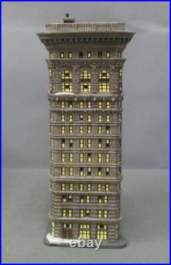 Dept 56 59260 Christmas in the City Flatrion Building LN/Box