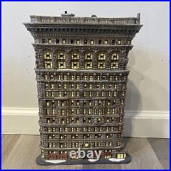Dept 56 CHRISTMAS IN THE CITY SERIES FLATIRON BUILDING 56. 59260 With BOX INTACT