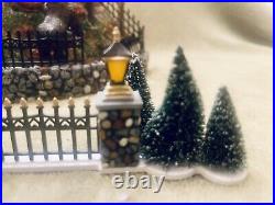 Dept 56 CITY ZOOLOGICAL GARDEN Retired Christmas In The City No. 58978