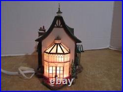 Dept. 56 Christmas In The City 2001 Tavern In The Park #56.58928 Excellent