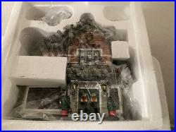 Dept 56 Christmas In The City Hensly Cadillac & Buick GM Shop #56.59235 NIB