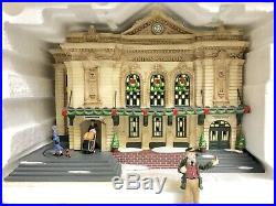 Dept 56 Christmas In The City Union Station Collectors Edition + Accessory