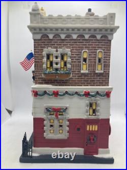 Dept 56 Christmas in the City #4020172 Engine Company 10 NIB with light Dept 56 Christmas in the City #4020172 Engine Company 10 NIB with light