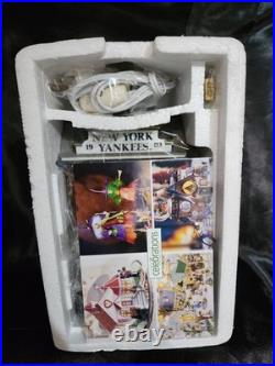 Dept 56 Christmas in the City #59225 MLB NEW YORK YANKEES PUB Brand New #410