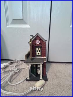 Dept 56 Christmas in the City #59225 MLB NEW YORK YANKEES PUB Brand New #410