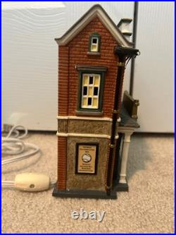 Dept 56 Christmas in the City #59225 MLB NEW YORK YANKEES PUB Brand New #410
