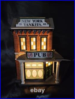 Dept 56 Christmas in the City #59225 MLB NEW YORK YANKEES PUB Brand New #410