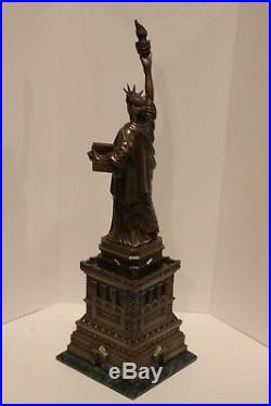 Dept 56 Christmas in the City American Pride Lady Liberty #57714 RARE Mint