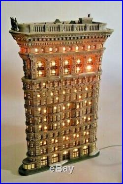 Dept 56 Christmas in the City (CIC) Series FLATIRON BUILDING #59260