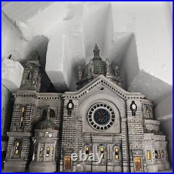 Dept 56 Christmas in the City Cathedral of St Paul #58930 Lighted Open Box