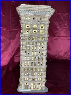 Dept 56 Christmas in the City, Flatiron Building # 56.59260