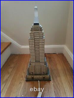 Dept 56 Christmas in the City Series Empire State Building 59207 2003 EUC