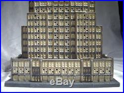 Dept 56 Christmas in the City Series Empire State Building Item 59207