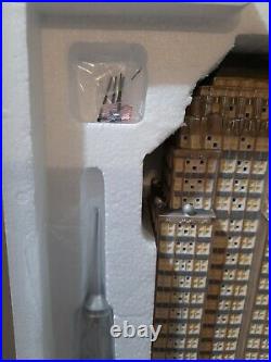 Dept 56 Christmas in the City Series Lighted Empire State Building #56.59207 New