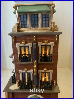 Dept 56 Christmas in the City Series Paramount Hotel 58911 Complete, With Box Dept 56 Christmas in the City Series Paramount Hotel 58911 Complete, With Box