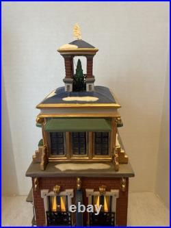 Dept 56 Christmas in the City Series Paramount Hotel 58911 Complete, With Box Dept 56 Christmas in the City Series Paramount Hotel 58911 Complete, With Box