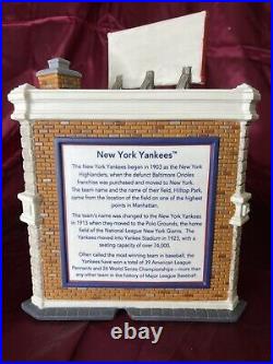 Dept 56 Christmas in the City, Souvenir Shops New York Yankees #56.59224