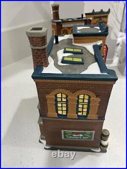 Dept 56 Christmas in the City The Brew House 4036491 & Tapping The Keg 4036498