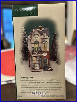 Dept 56 Christmas in the City -The Wedding Gallery #58943 with Light