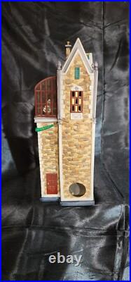 Dept 56 Christmas in the City University Club #58945 Item#309