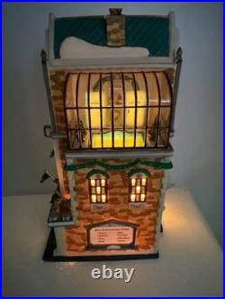 Dept 56 Christmas in the City University Club #58945 NEW Dept 56 Christmas in the City University Club #58945 NEW