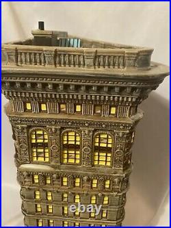 Dept 56 Christmas in the City VillageFLAT IRON BUILDINGLighted House
