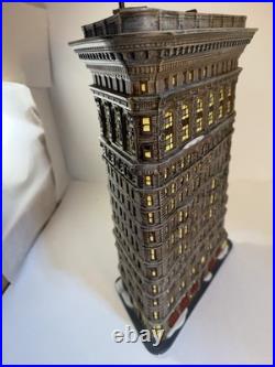 Dept 56 Flatiron Building Christmas in the City Illuminated Original Box READ
