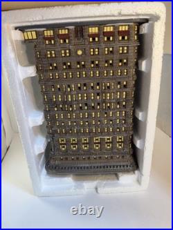 Dept 56 Flatiron Building Christmas in the City Illuminated Original Box READ